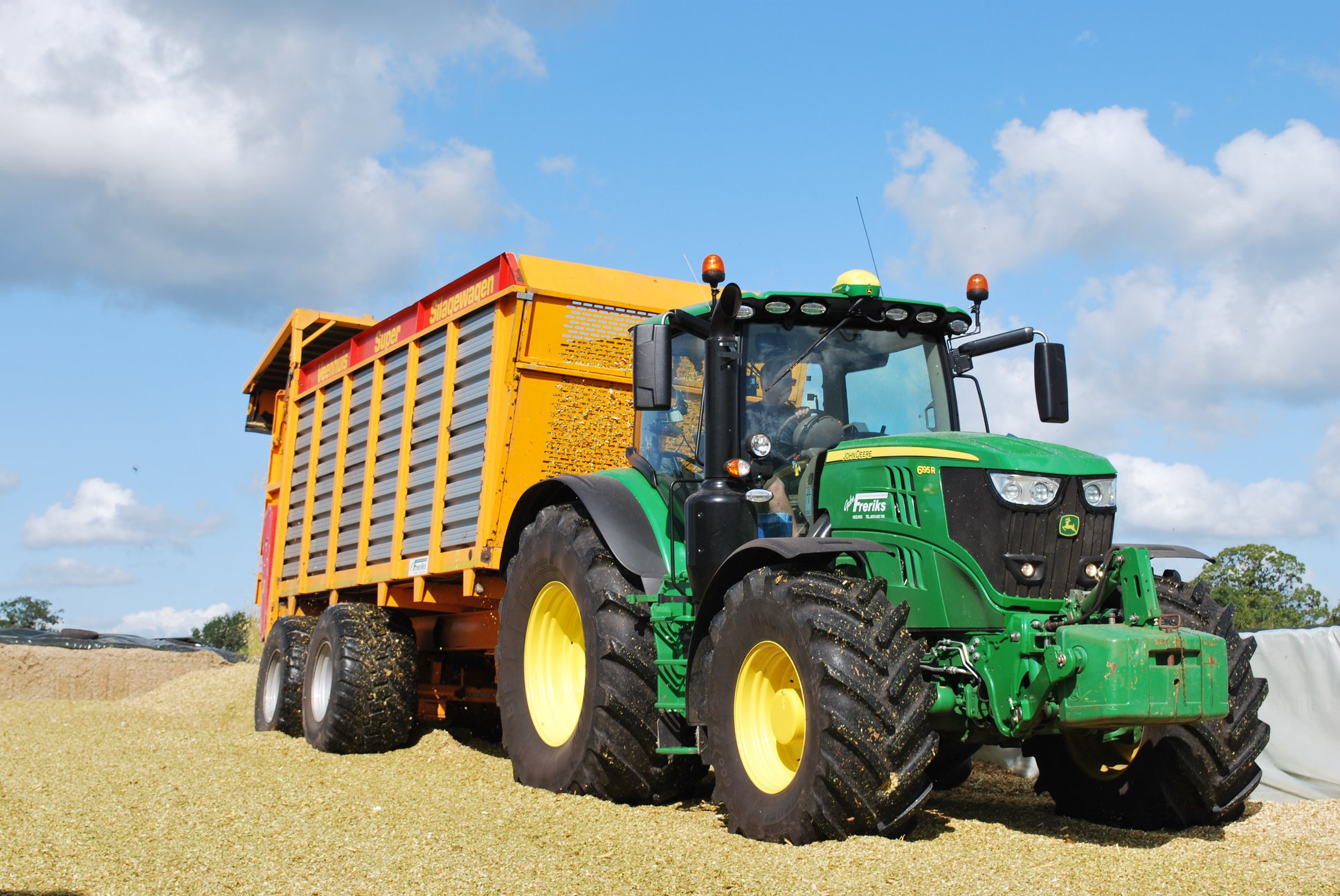 Genre Inactief vaccinatie Muzikale tractor met aanhanger en dieren - Gebr. Freriks LMB