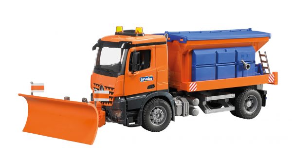 MB Arocs strooiwagen met sneeuwploeg